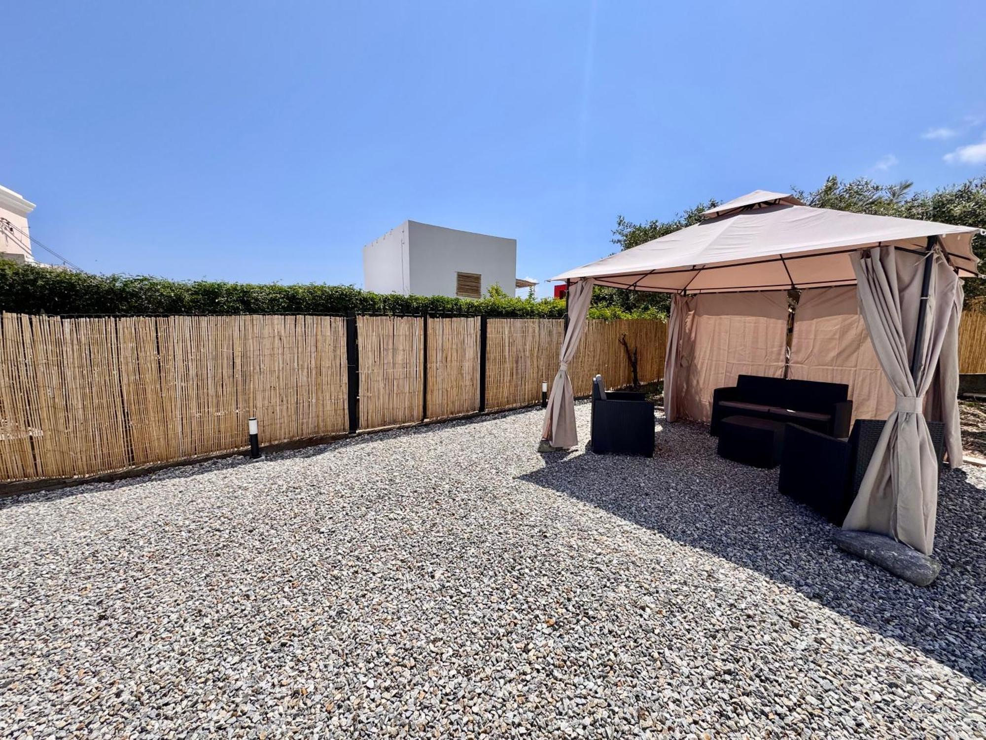 Villa Margherita - Appartamenti A Due Passi Dal Corso Di Santa Marina Salina A 100 Mt Dalla Spiaggia Luaran gambar