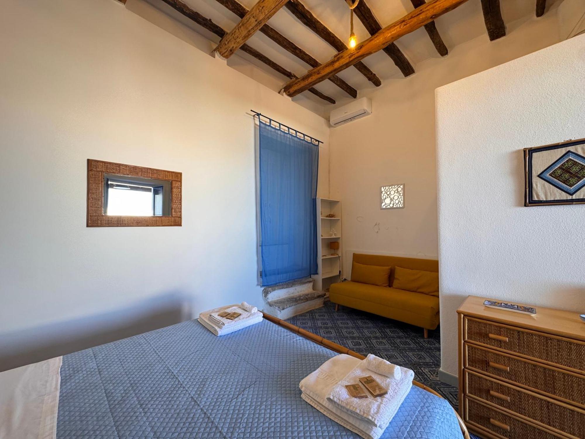 Villa Margherita - Appartamenti A Due Passi Dal Corso Di Santa Marina Salina A 100 Mt Dalla Spiaggia Luaran gambar