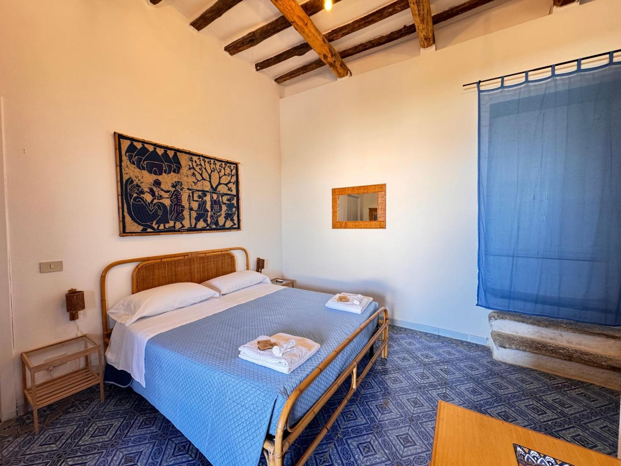 Villa Margherita - Appartamenti A Due Passi Dal Corso Di Santa Marina Salina A 100 Mt Dalla Spiaggia Luaran gambar